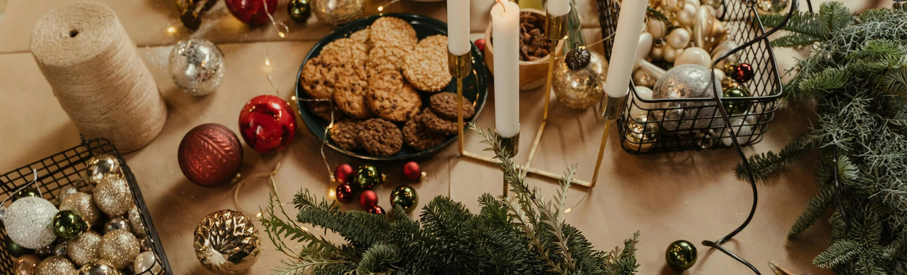 Escolher presentes e decorações de Natal é uma alegria com a gente