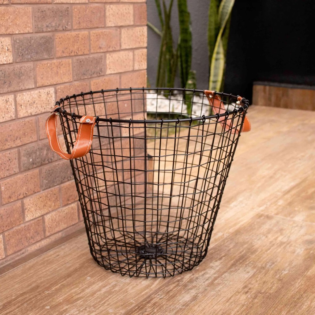 Cesto de Metal Preto com Alça em Couro 27x31 cm - D'Rossi