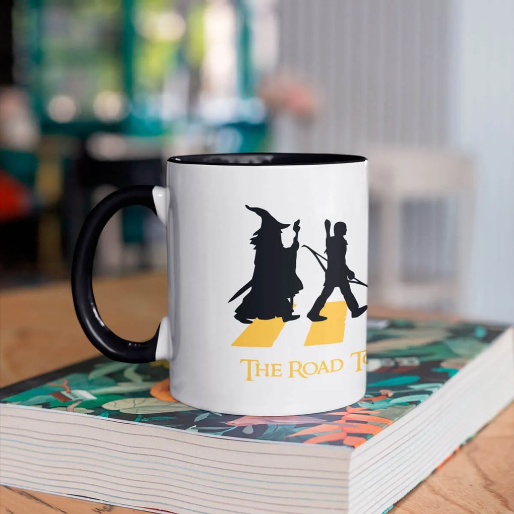 Caneca Road to Mordor O Senhor dos Anéis Branca com Alça Preta