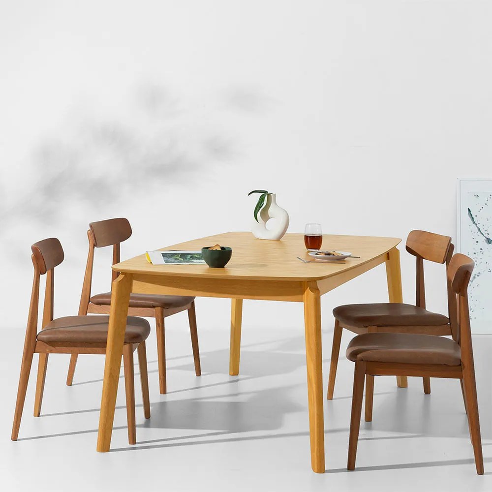 Conjunto Mesa de Jantar Lalá Retangular Carvalho Americano - 1,80mx1m + 4 Cadeiras Nord Encosto Madeira - Cognac - Conjunto Mesa de Jantar Lalá Retangular 1,80mx1,00m Carvalho Americano + 4 Cadeira Lótus Encosto Palha Larga Assento Linne Cinza