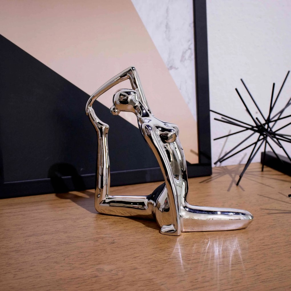 Escultura Yoga Prata Em Porcelana Pose Rei Pombo 22x20 Cm - D'Rossi