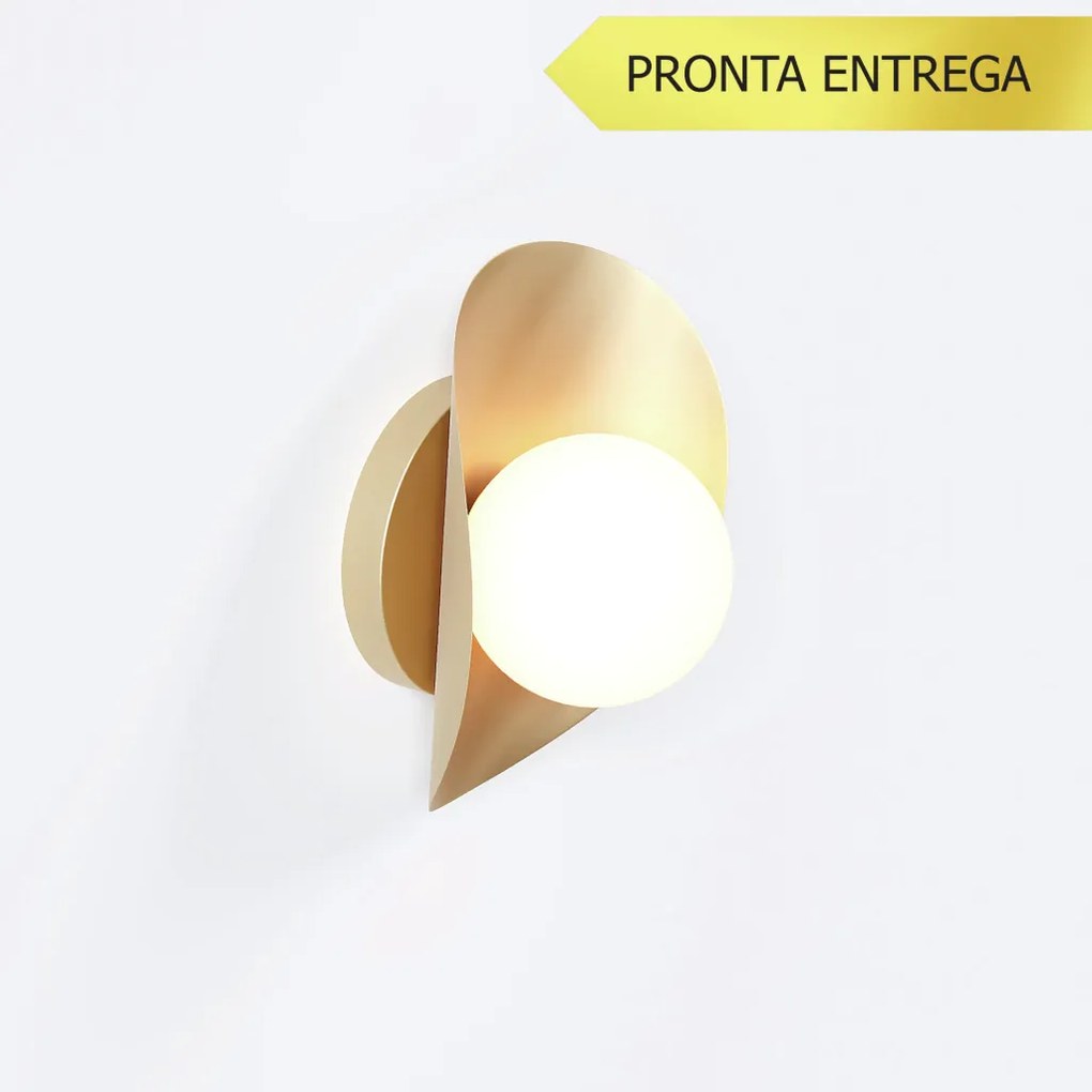 Arandela Calandra 14X12X21Cm Aluminio E Globo Ø10Cm Rosca 01Xg9 - Qimp... (PRETO / MADEIRADO)