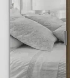 Guarda Roupa Solteiro 135cm 2 Portas e Espelho Delphi Avelã/Branco L01