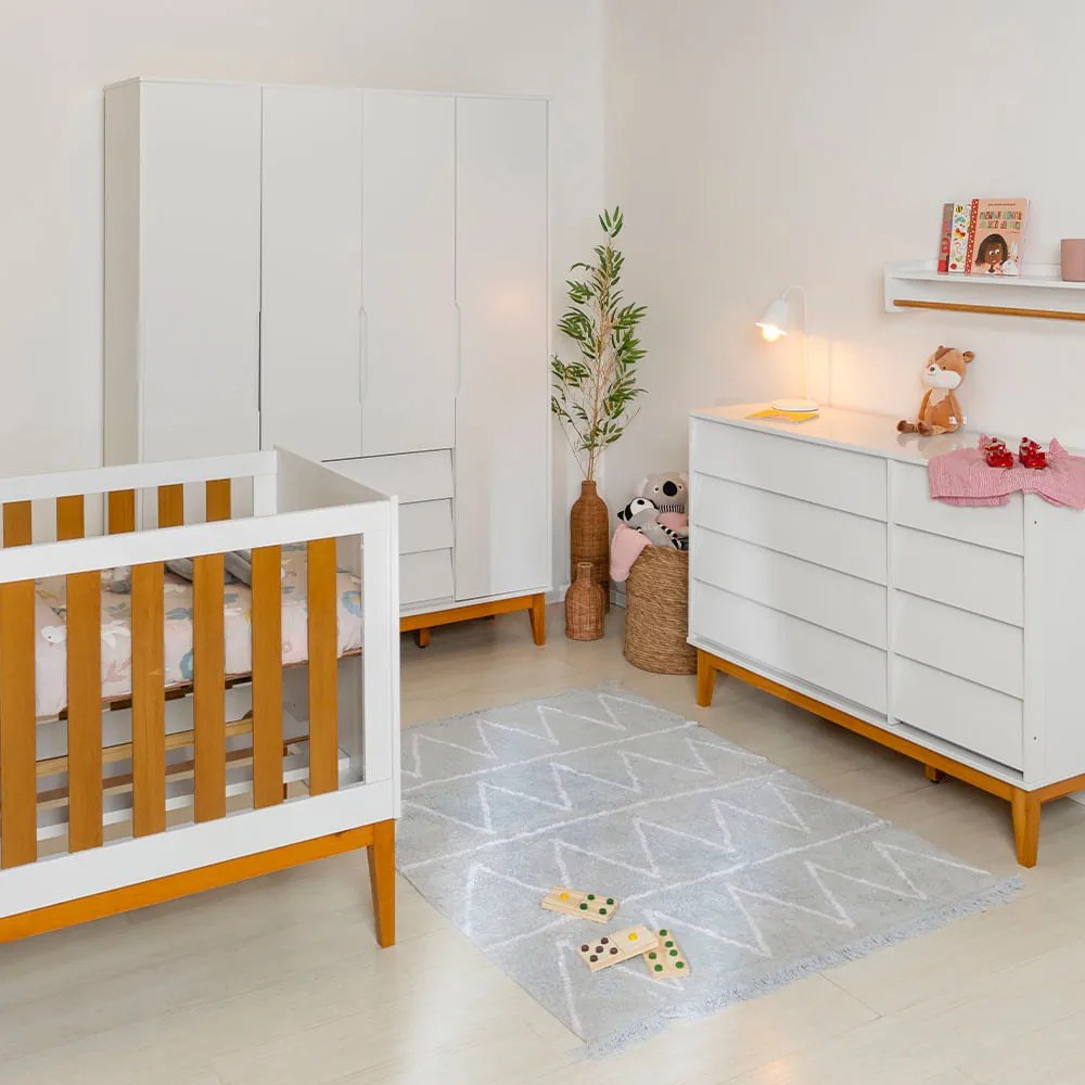 Kit Quarto Infantil Noah com Pés Square Mel - Berço Mini Cama + Guarda-Roupa + Cômoda 4 Gavetas e 1 Porta - Branco e Savana