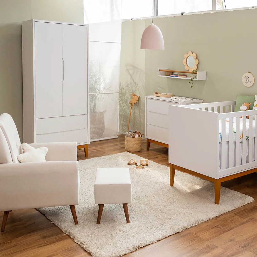 Kit Quarto Theo com Pés Square Mel - Berço+ Cômoda 3 Gavetas + Guarda-Roupa 2 Portas + Poltrona de Amamentação Lola com Puff - Branco