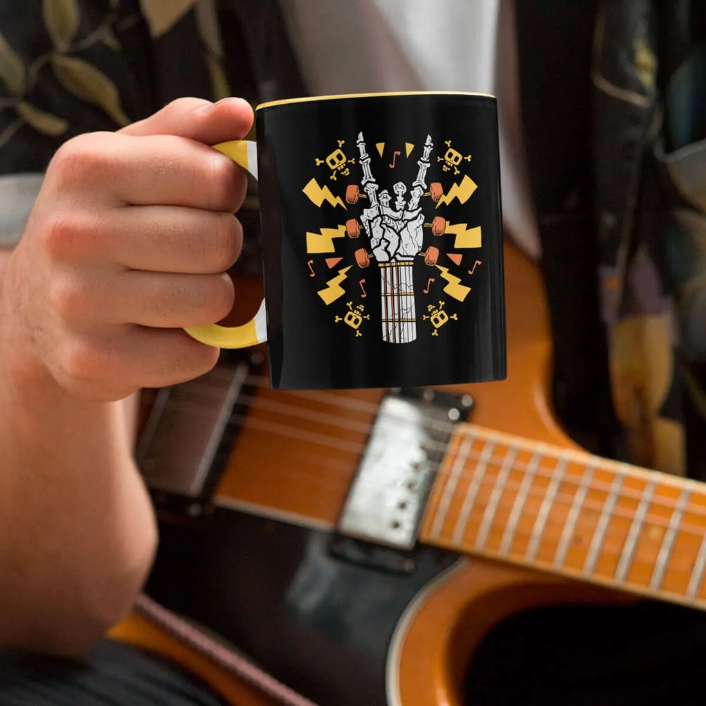 Caneca Caveira Esqueleto Guitarra Rock com Alça Amarela