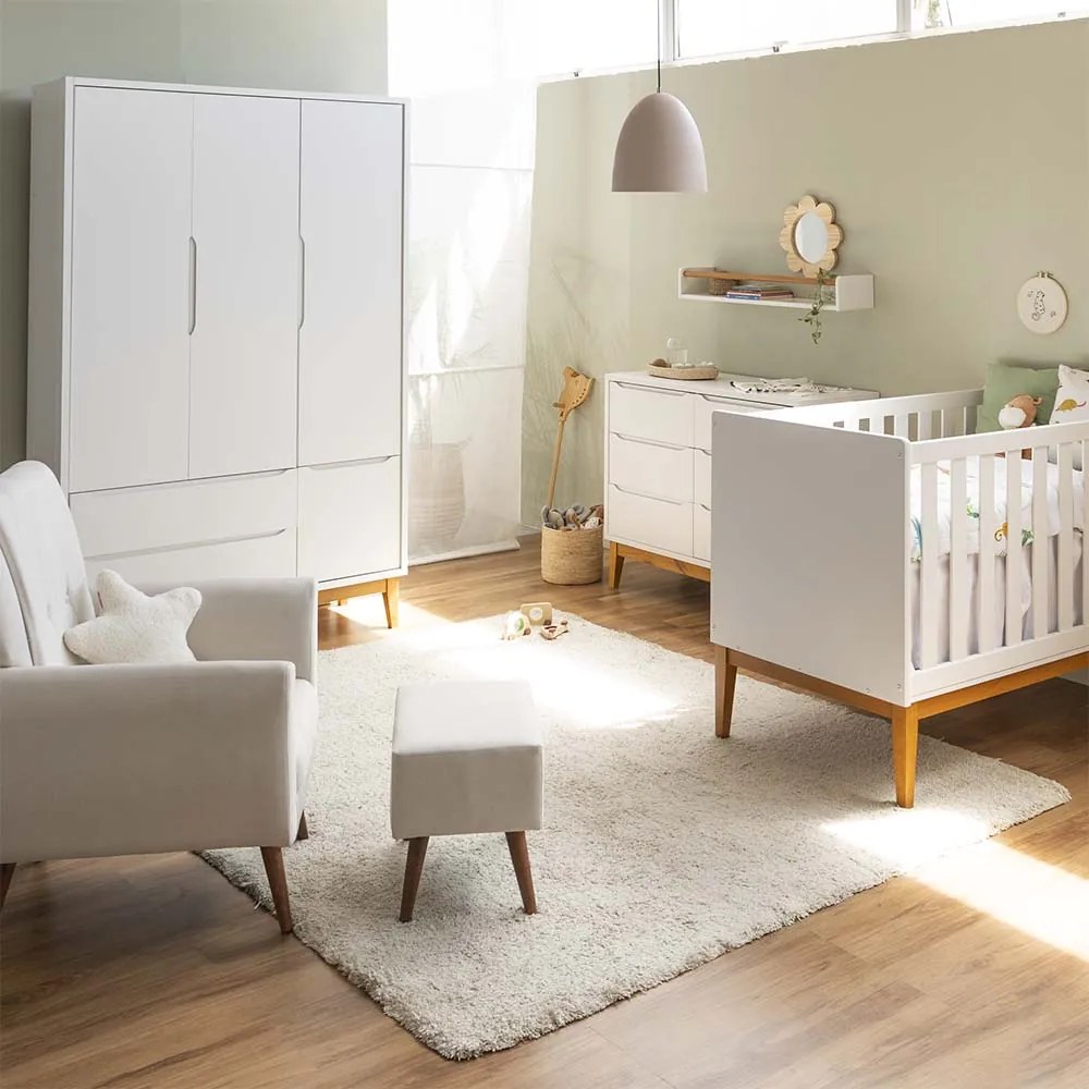 Kit Quarto Infantil Theo com Pés Square Mel - Berço + Cômoda 6 Gavetas + Guarda-Roupa 3 Portas +Poltrona de Amamentação Lola com Puff - Branco