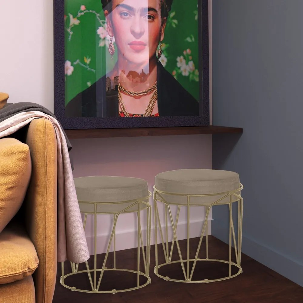 Kit 2 Puffs Decorativo Sala de Estar Base Gold Chloe Suede Cappuccino G41 - Gran Belo