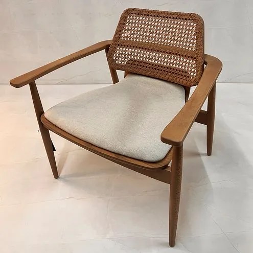 Poltrona Vitta Base Amêndoa Assento Areia Palha Nogueira - 78968 Sun house