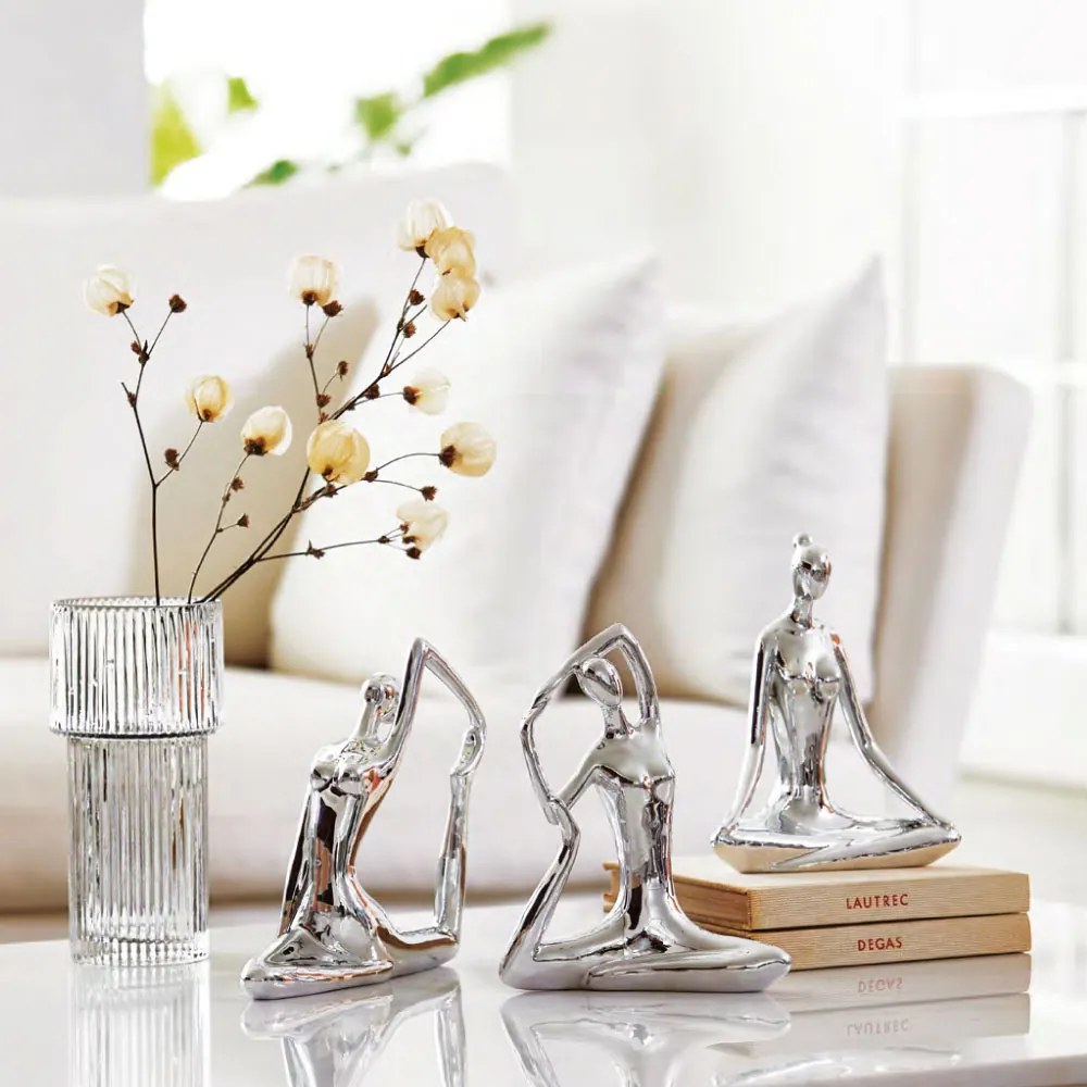 Escultura Decorativa de Yoga em Porcelana 18,5x19,5x6,5 Prata G39 - Gran Belo