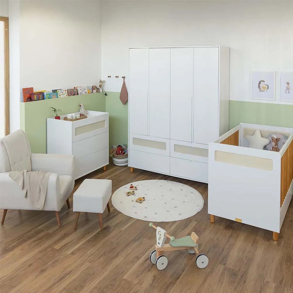Kit Quarto Infantil Ollie - Berço Mini Cama + Cômoda 3 Gavetas + Guarda-Roupa 4 Portas + Poltrona de Amamentação Lola com Puff - Branco Fosco