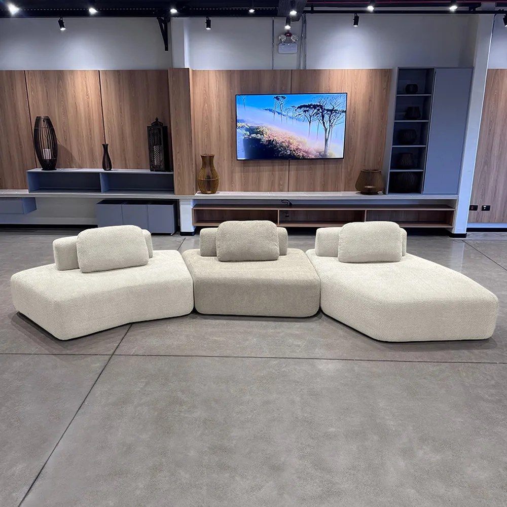 Sofá Ilha Sala de Estar 2 Módulos e Chaise Dakota Encosto Almofadas Soltas Bouclê Rústico OffWhite/Greige G33 - Gran Belo