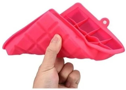 Forma de Gelo com Tampa 24 Cubos