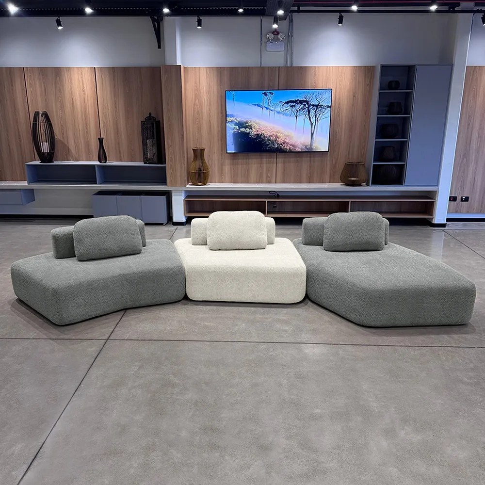 Sofá Ilha Sala de Estar 2 Módulos e Chaise Dakota Encosto Almofadas Soltas Bouclê Rústico Cinza/OffWhite G33 - Gran Belo