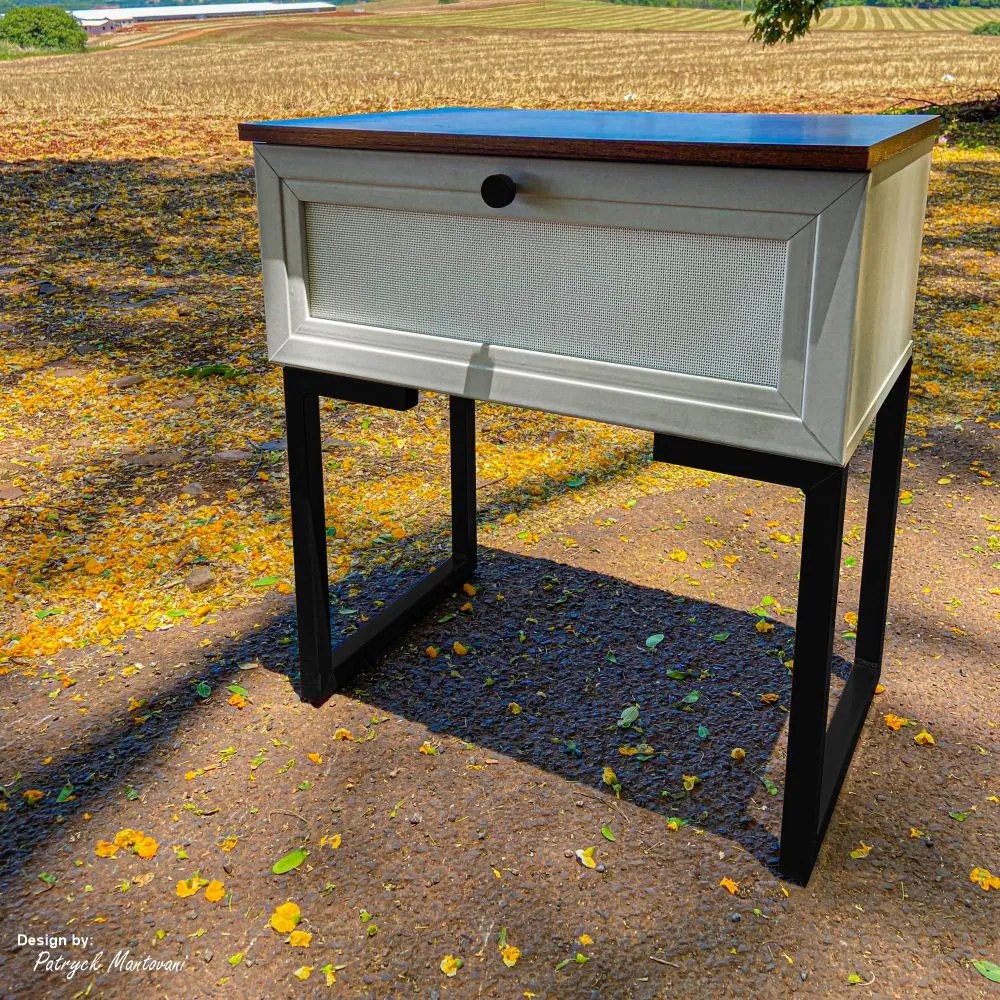 Mesa de Cabeceira Iron 1 Gaveta Imbuia/Bege/Preto - Vizzato - Bege