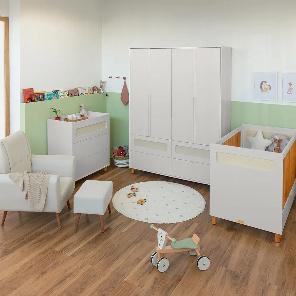 Kit Quarto Infantil Ollie - Berço Mini Cama + Guarda-Roupa 4 Portas + Cômoda 3 Gavetas + Poltrona de Amamentação Lola com Puff - Areia Fosco