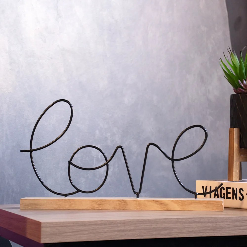 Enfeite Decorativo de Metal Love Com Base Em Madeira 20x36x5,5 cm F01 - D'Rossi