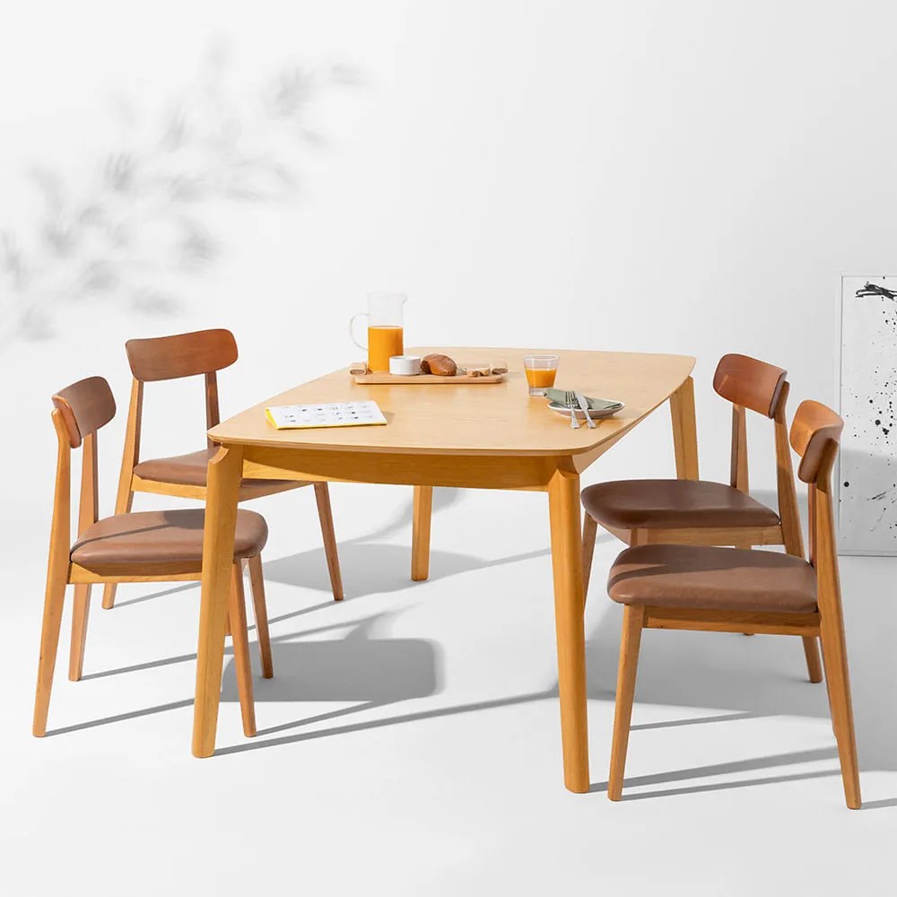 Conjunto Mesa de Jantar Lalá Retangular Carvalho Americano - 1,60m x 90cm + 4 Cadeiras Nord Encosto Madeira - Cognac
