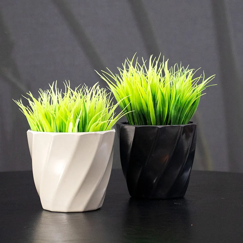 Vaso Torcido Decorativo Preto 8,5x9,5 cm - D'Rossi