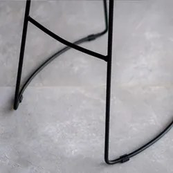 Kit 2 Banquetas Altas com Encosto para Cozinha Estilo Industrial Aura