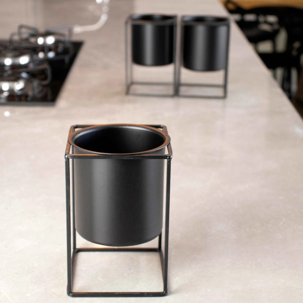 Vaso Decorativo Preto Com Suporte Em Metal 16x11 Cm F04 - D'Rossi