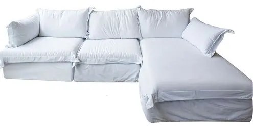 Sofá Carpe Diem Estofado Revestido em Tecido Branco com Pés Madeira - 73207 Sun House
