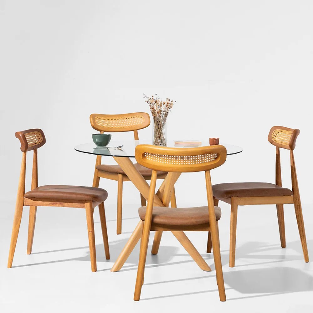 Conjunto Mesa de Jantar Thai Redonda Vidro Incolor -1,10m + 4 Cadeiras Dalí Palha Larga PU - Cognac