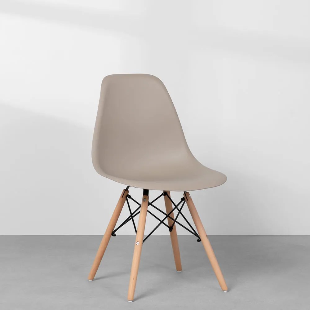 Cadeira Eames Eiffel Base Madeira - Fendi