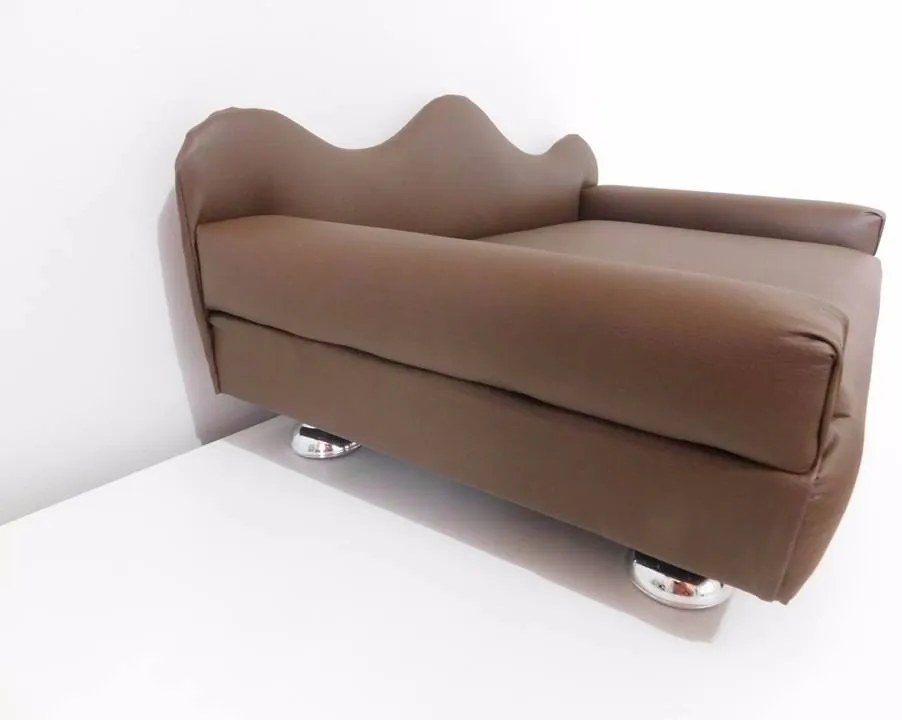 Cama Sofá Pet Meg Para Cães E Gatos Elegante e confortável Courino Marrom