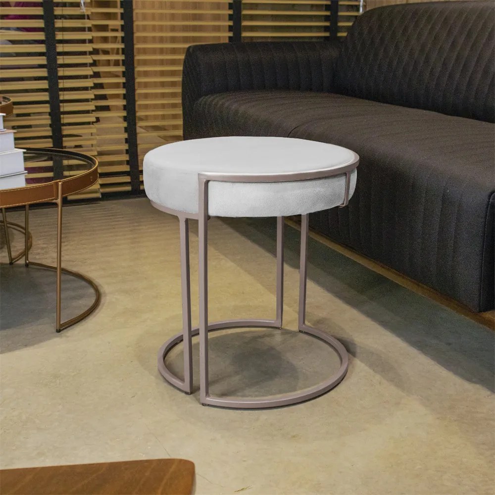 Puff Redondo Base Industrial Cobre Love Suede - Cinza