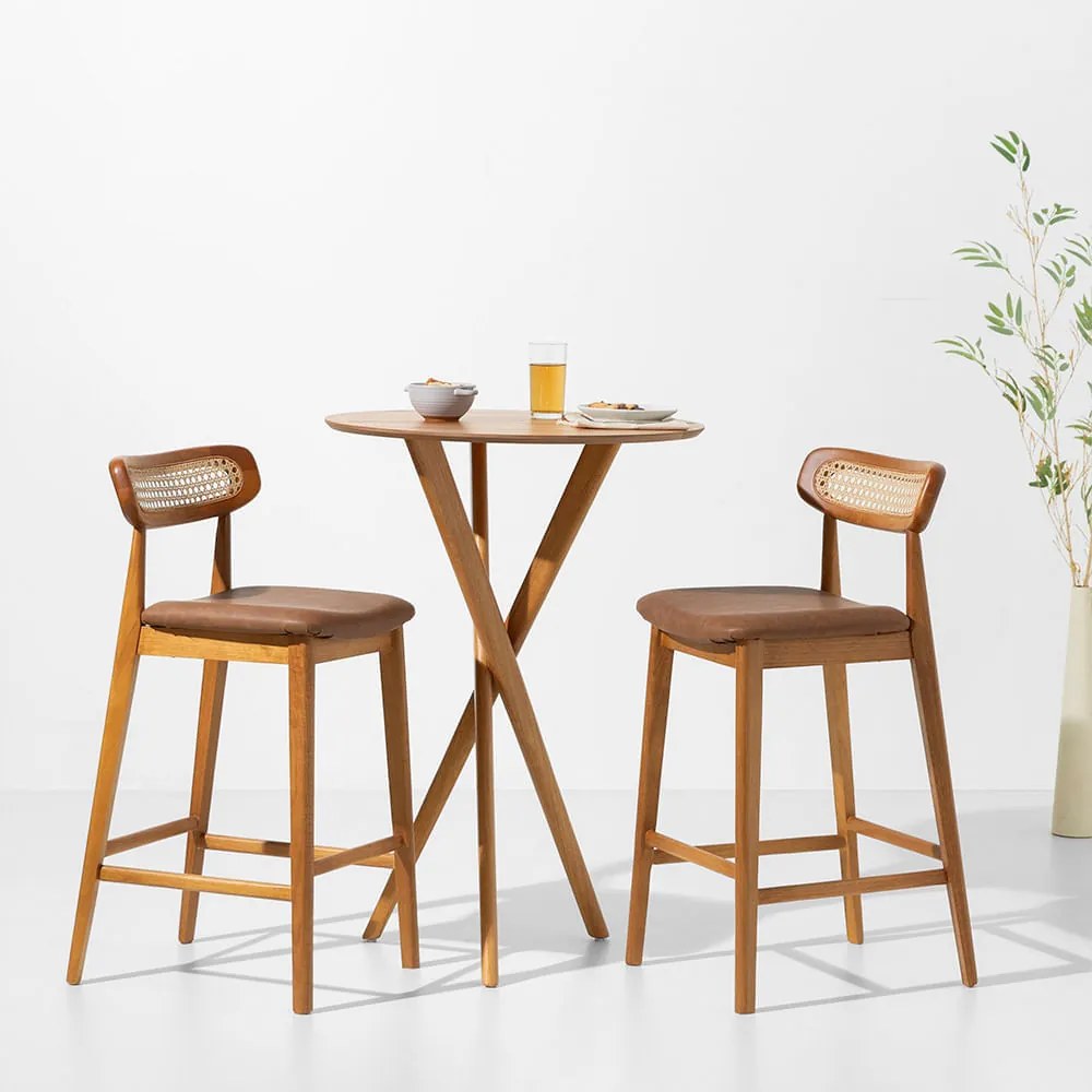 Conjunto Mesa Alta Thai Redonda - 70cm + 2 Banqueta Dalí Encosto Palha Larga Assento PU - Cognac