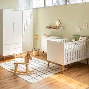 Kit Quarto Theo com Pés Retrô Mel - Berço + Cômoda 3 Gavetas + Guarda-Roupa 2 Portas - Branco