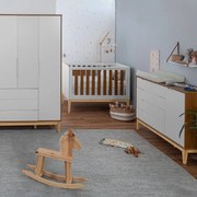 Kit Quarto Infantil com Pés Square Natural - Cômoda Elfe 4 Gavetas e 1 Porta + Guarda-Roupa Elfe + Berço Mini Cama Noah - Branco Fosco e Savana