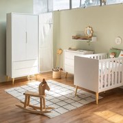 Kit Quarto Theo com Pés Retrô Natural - Berço+ Cômoda 3 Gavetas + Guarda-Roupa 2 Portas - Branco