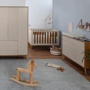 Kit Quarto Infantil com Pés Retrô Mel - Cômoda Elfe 4 Gavetas e 1 Porta + Guarda-Roupa Elfe + Berço Mini Cama Noah - Areia e Savana