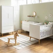 Kit Quarto Theo com Pés Retrô Mel - Berço + Cômoda 3 Gavetas e 1 Porta + Guarda-Roupa 2 Portas - Branco