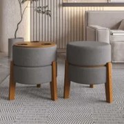 Kit 2 Puffs Decorativos 38cm Pés Madeira Nilo Boucle Cinza E05 - Mpoze