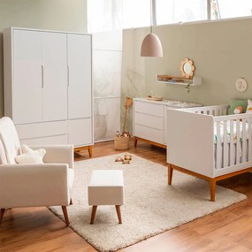 Kit Quarto Infantil Theo com Pés Square Mel - Berço + Cômoda 3 Gavetas e 1 Porta + Guarda-Roupa 3 Portas + Poltrona com Puff Lola - Branco Fosco