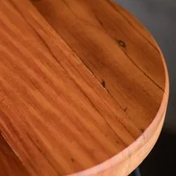 Conjunto Mesa Bistrô Alta e 2 Banquetas com Encosto Estilo Industrial