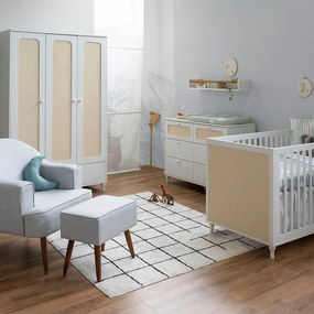 Kit Quarto Infantil Rattan - Berço Mini Cama + Cômoda 6 Gavetas + Guarda-Roupa + Poltrona de Amamentação Capri e Puff Capri - Branco e Cinza