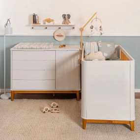 Kit Quarto Infantil Boom com Pés Square Mel - Berço + Cômoda 4 Gavetas e 1 Porta - Branco Fosco
