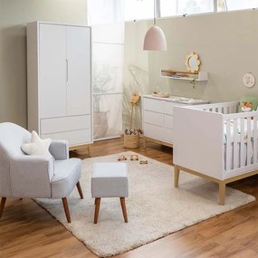 Kit Quarto Theo com Pés Square Natural - Berço Mini Cama + Cômoda 6 Gavetas + Guarda-Roupa 2 Portas + Poltrona de Amamentação com Puff Capri - Branco