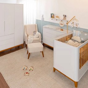 Kit Quarto Infantil Boom com Pés Square Mel - Berço + Guarda-Roupa + Poltrona e Puff Ginga + Cômoda 4 Gavetas e 1 Porta - Branco Fosco