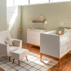 Kit Quarto Theo com Pés Square Mel - Berço Mini Cama + Cômoda 3 Gavetas + Poltrona de Amamentação Lola com Puff - Branco