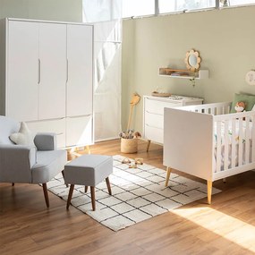 Kit Quarto Theo com Pés Retrô Natural - Berço + Cômoda 3 Gavetas + Guarda-Roupa 3 Portas + Poltrona de Amamentação Capri com Puff - Branco