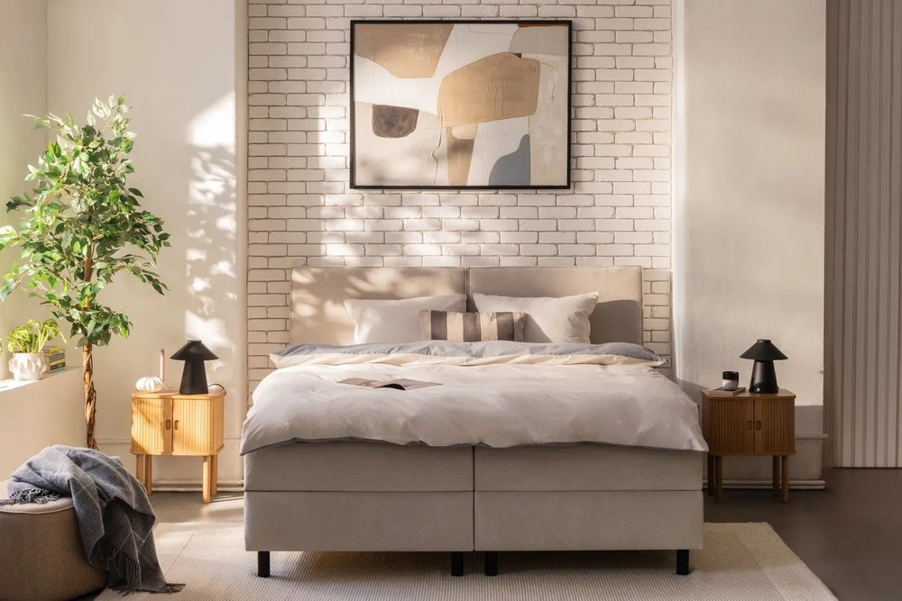 Czarna metalowa lampa stołowa Chipper – Hübsch