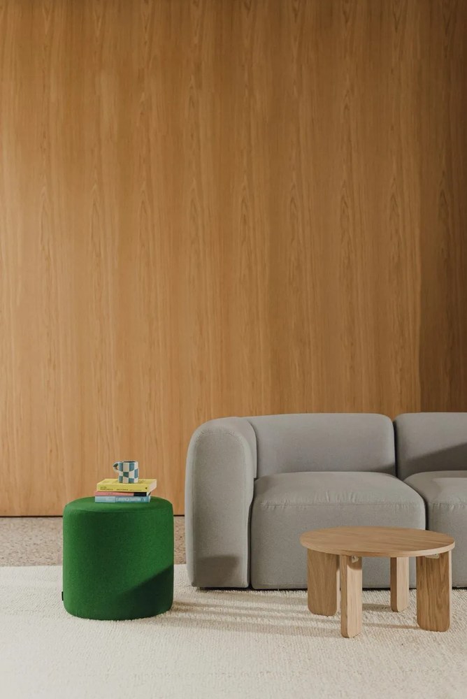 Zielony wełniany puf Folk – noo.ma