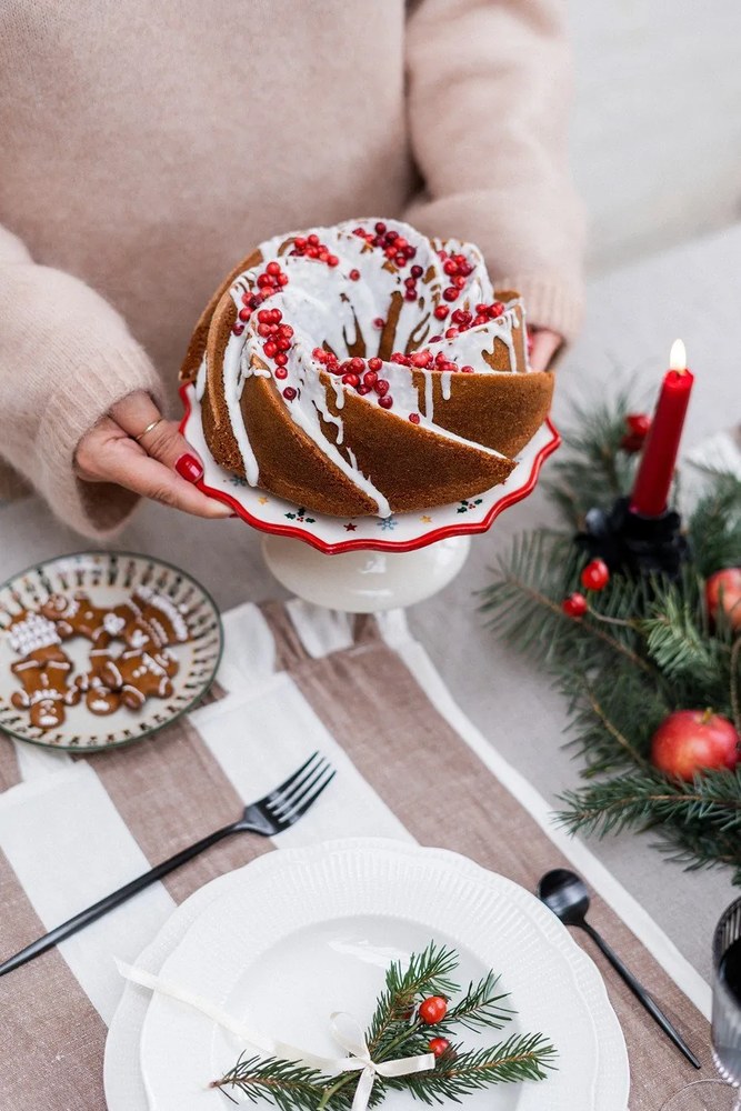 Ceramiczna etażerka ze świątecznym motywem Naive – Bloomingville