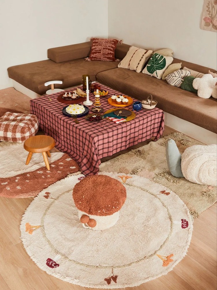 Brązowy puf dziecięcy Vichy Toffee – Lorena Canals