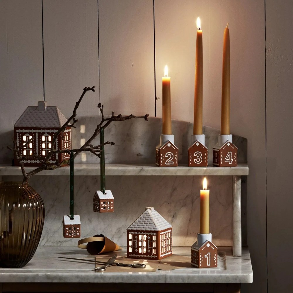 Ceramiczny świecznik na świeczkę typu tealight Gingerbread Lighthouse – Kähler Design